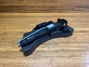 2011-2018 Porsche Cayenne 92A Jack Suspension Control Mount Bracket Housing OEM