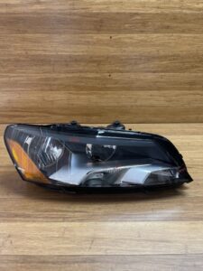 2012-2015 Volkswagen Passat Right Headlight Headlamp OEM Lamp *NOTE*