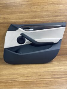 2013-2015 BMW X1 E84 Front Right Door Panel Cover Interior Leder Oyster OEM
