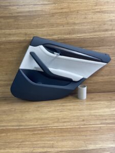 2013-2015 BMW X1 E84 Rear Right Door Panel Cover Leder Oyster OEM *NOTE*