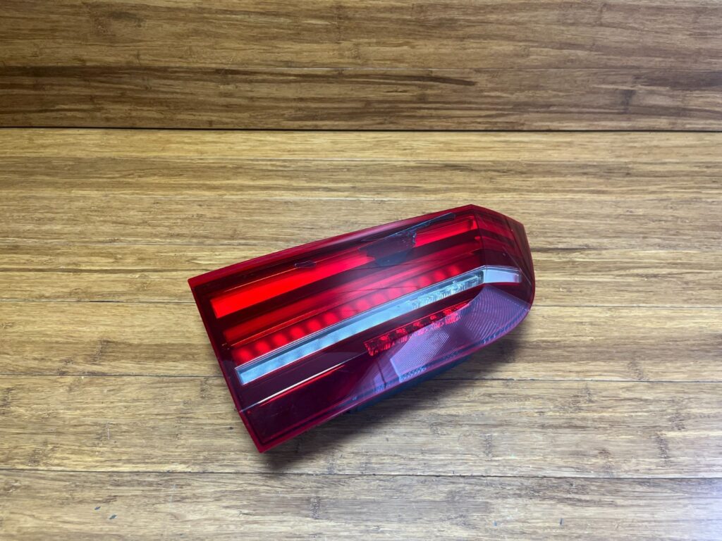 2014-2018 BMW X5 F15 Taillight Inner Rear Left Side 7329045 OEM *NOTE*