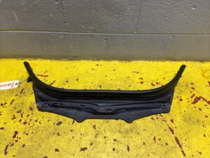 2014-2019 BMW 5 7 8 G30 Front Windshield Cover Firewall, Upper section OEM