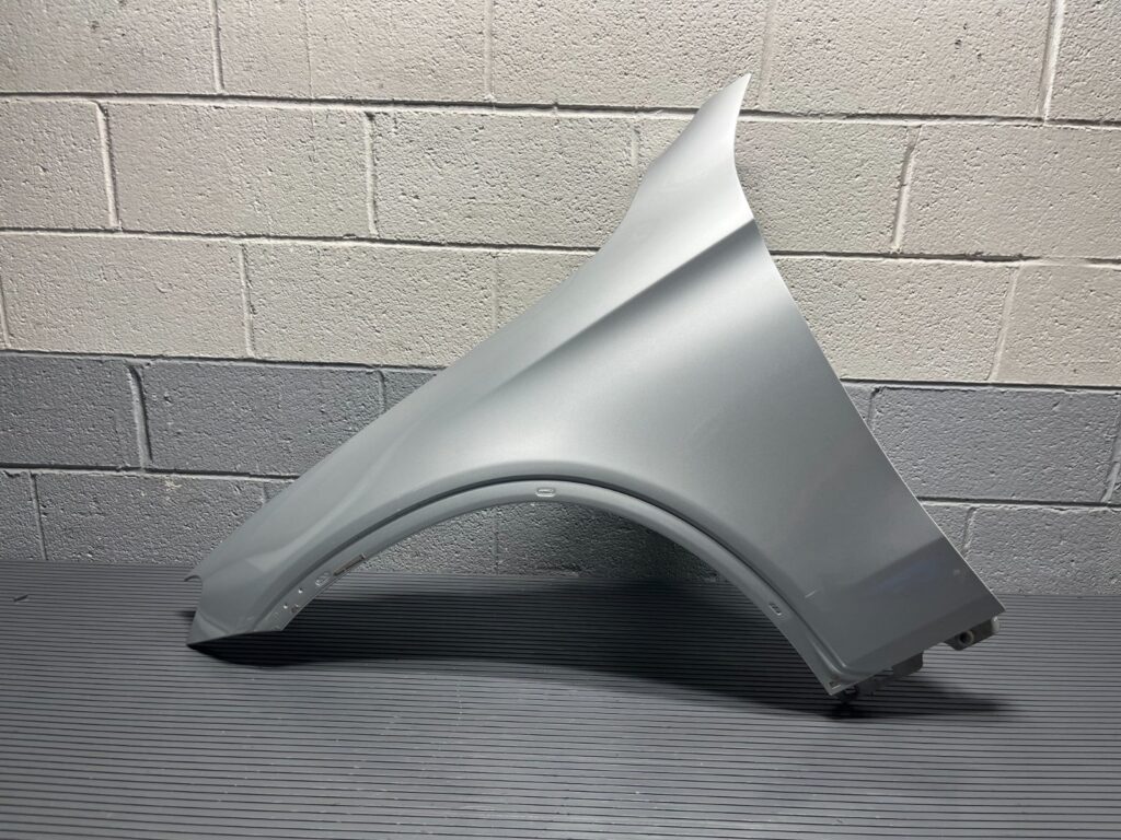 2016-2023 Mercedes GLC300 X253 Fender Panel Front Left Silver 775 OEM *NOTE*