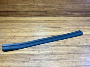 2016-2024 Audi R8 4S Rear Center Upper Glass Seal Unit Black 4S8827459 OEM
