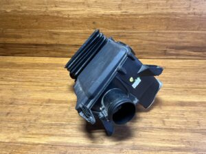 2016-2024 Audi R8 4S Rear Left Air Cleaner Filter Box Flow Sensor Unit OEM