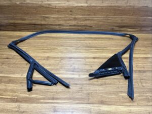 2017-2023 Rolls Royce Dawn Windshield Seal W/ Right Quarter Glass OEM NOTE