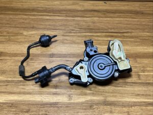 2018-2020 Audi Q5 2.0L Engine Motor Crankcase Vent Valve 06K103495AN OEM