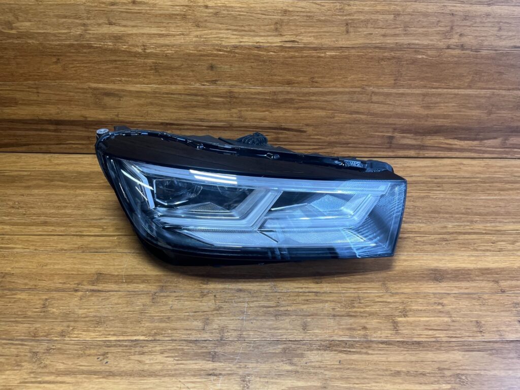 2018-2020 Audi Q5 SQ5 LED Headlight Housing Front Right Side 80A941774J OEM NOTE