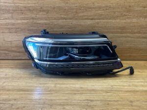 2018-2021 Volkswagen Tiguan Front Right LED Headlight Lamp 5NL941082 OEM *NOTE*