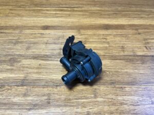 2019-2025 Audi Q3 Auxiliary Coolant Water Pump Front Left Side 3QF121599C OEM