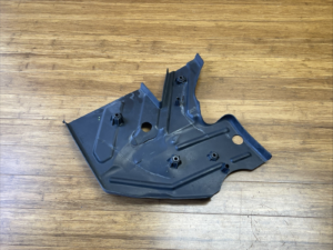 2020-2025 Mercedes GLS450 X167 Rear Left Control Arm Cover Shield OEM *NOTE*