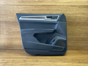 2020 Volkswagen Atlas Cross Front Left Door Panel Trim Black OEM *NOTE*