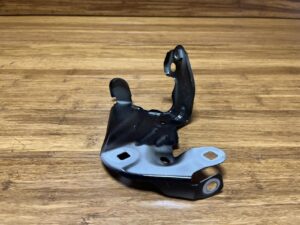 2023-2026 BMW X1 U1 Front Right Fender Mount Bracket 9883408 Jet Black 668 OEM