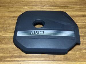 2023-2026 BMW X1 U11 2.0L Engine Upper Motor Cover 11147935407 OEM *NOTE*