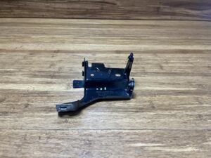2023-2026 BMW X1 U11 Front Right Side Fender Mount Bracket Jet Black 668 OEM